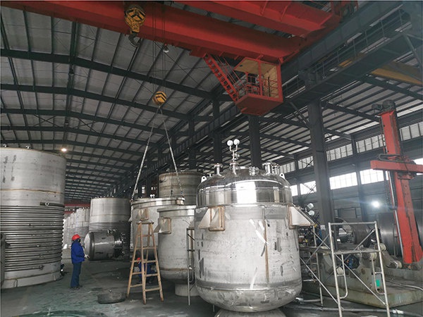 廂式壓(ya)濾機的自動卸(xie)餅裝置